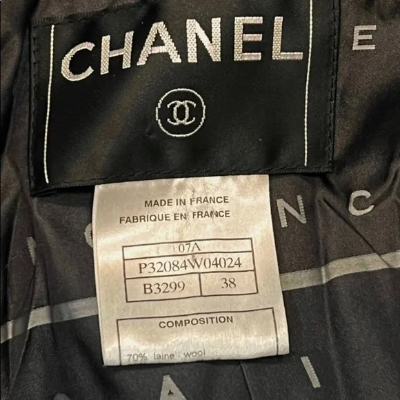 Chanel jacket - Picture 7 of 9